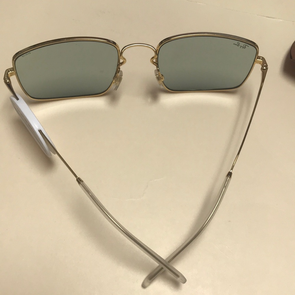 Ray-Ban Sunglasses, model RB3669 color artista with Brown Leather Case - Picture 5 of 5